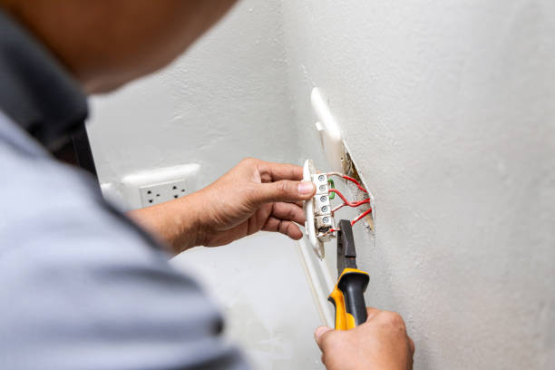 Best Affordable Emergency Electrician  in Myrtle Point, OR